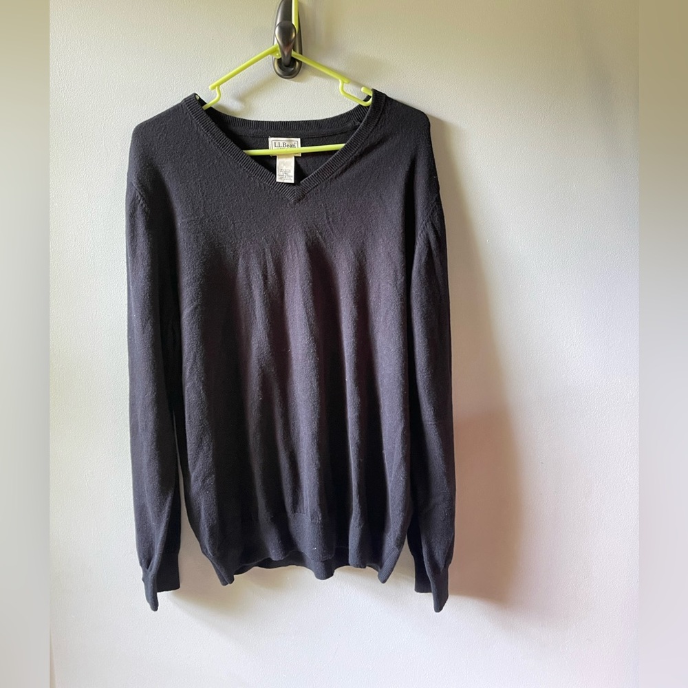 LL BEAN black v neck cotton and cashmere sweater